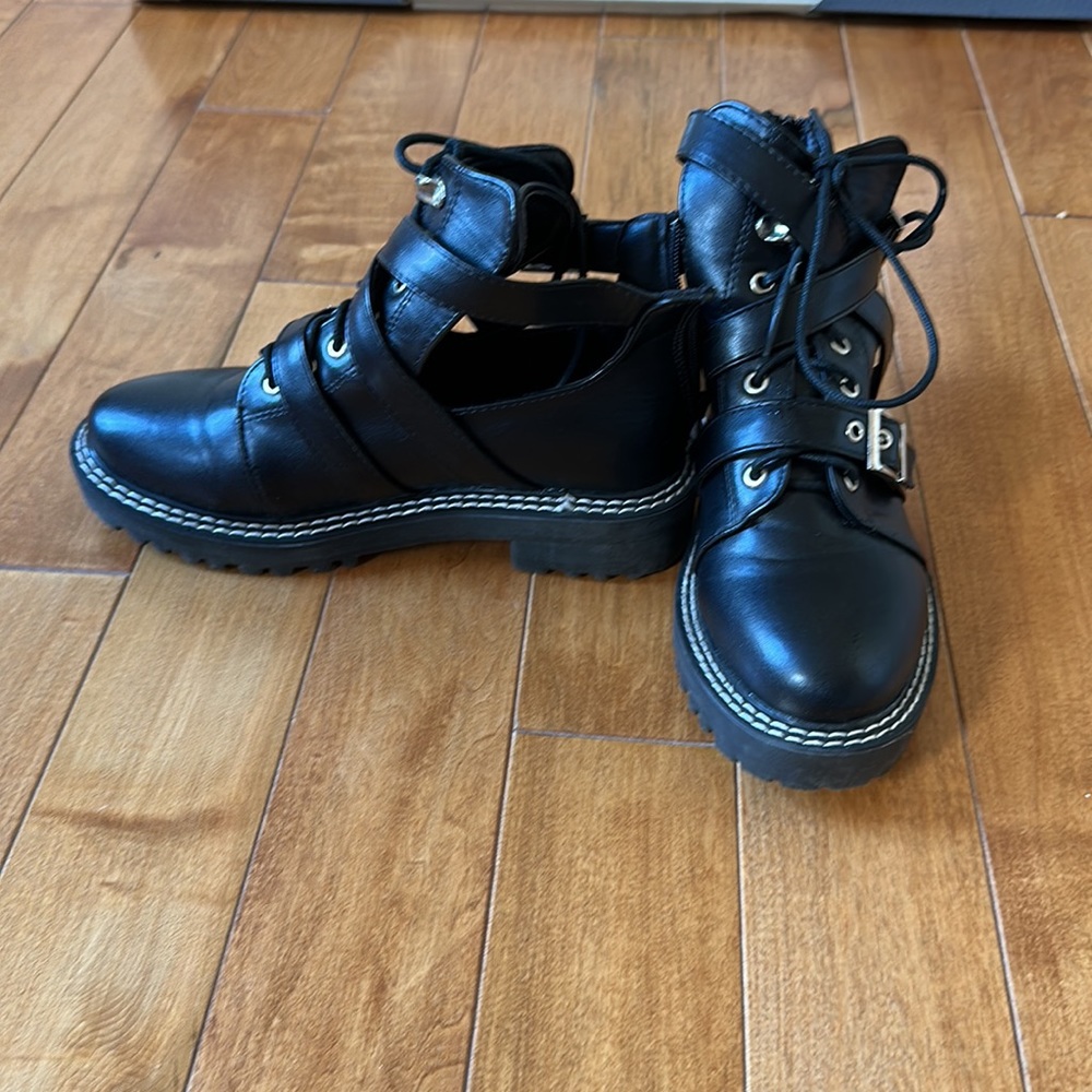 Spring shoes - Picture 2 of 3